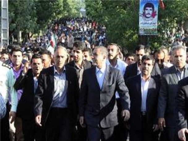 همه در برابر یکی!