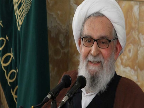 عیادت فرزند رهبر انقلاب و اسحاق جهانگیری از آیت الله واعظ طبسی