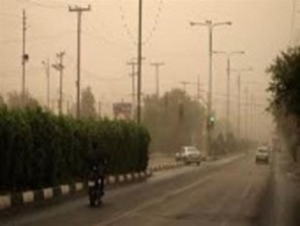 گرد و خاک سیستان را فرا گرفت/ هوای آلوده سلامت بیماران تنفسی را به خطر انداخت