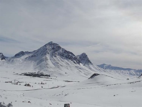 گزارش تصویری از کوههای برفی روستای فرسش الیگودرز