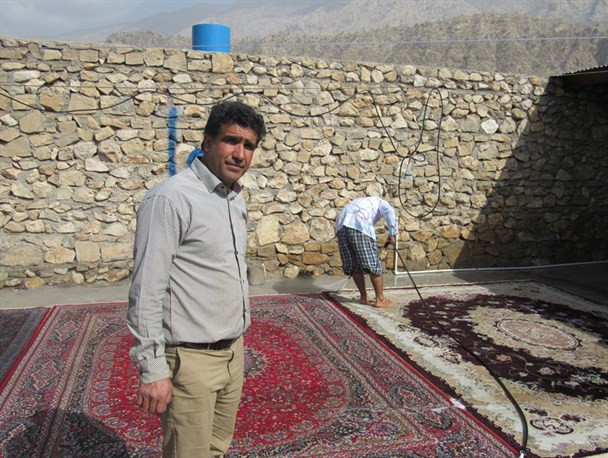 آمیخته شدن اقتصاد مقاومتی با طرح و رنگ قالی و ایجاد اشتغال برای جوانان لنده+تصاویر