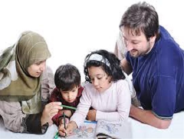 والدین سطح افکار و بینش اجتماعی خود را ارتقا بخشند/امروزی بودن به معنای تقلید از غرب نیست
