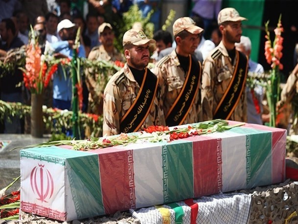 عطر شهدا در سیستان و بلوچستان پیچید/پیکر 13 شهید دفاع مقدس وارد زاهدان شد
