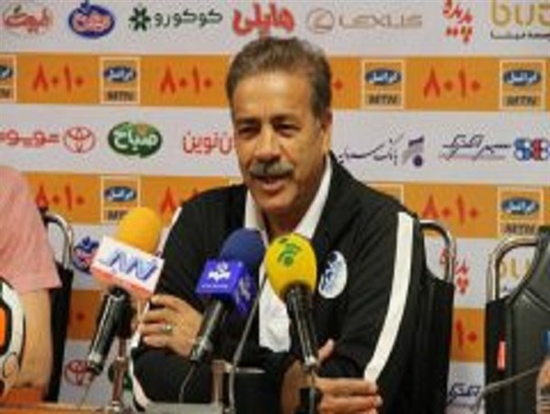 مقابل گسترش فولاد بازی سختی داریم/ حمایت هواداران از بازیکنان نباید کم شود