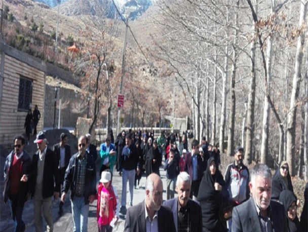 برگزاری همایش پیاده روی خانوادگی در خوانسار/ تصاویر