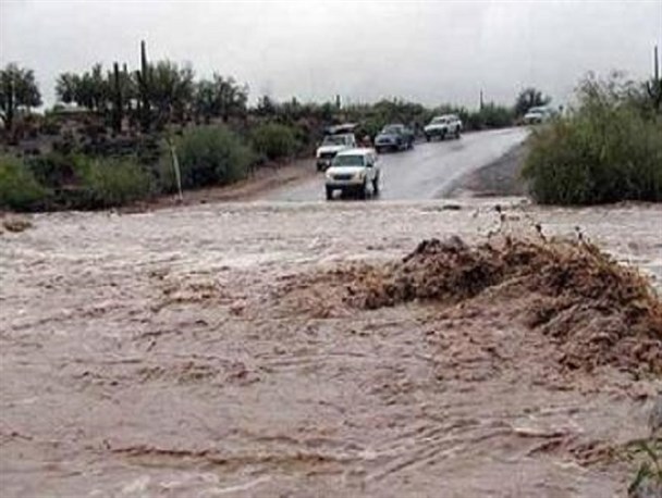 بارش باران و طغیان رودخانه های فصلی در شهرستان دلگان/ ۵ محور مواصلاتی مسدود شد