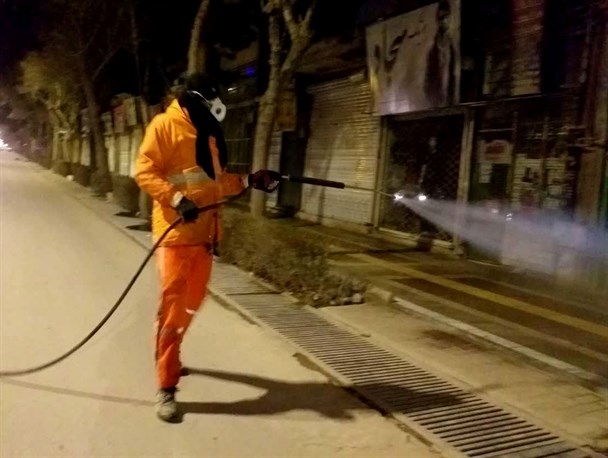 ضدعفونی فضاها و امکانات عمومی بجنورد برای مقابله با کرونا