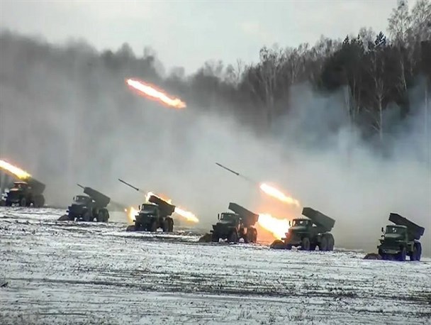 مردم محوری؛ عامل بقاء و حفظ موجودیت کشورهاست/ آمریکا؛ مافیای فرهنگ و اقتصاد