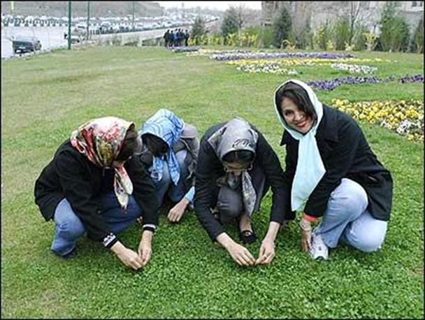 سمنانی ‌ها چگونه سیزده خود را بدر می‌کنند/ پخت آش تا گره زدن سبزه؛ رسوم سمنانی ها در روز طبیعت