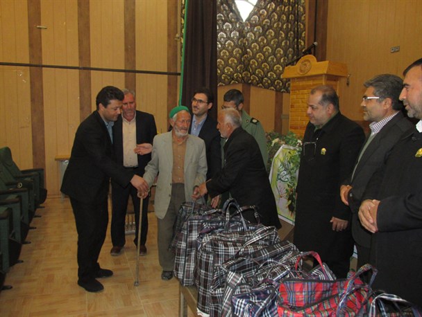 کمک یک میلیارد ریالی آستان قدس رضوی به مددجویان مانه وسملقانی