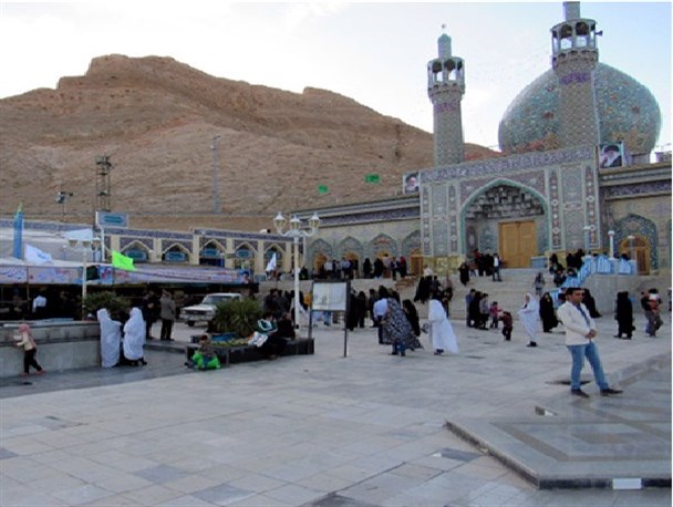 پخت ۱۲ پاتیل سمنو در آستان امامزاده شاهرضا / تصاویر