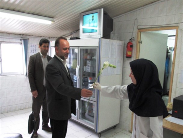 تجلیل از خادمان امداد و نجات نوروزی و پرستاران زن در بابلسر /تصاویر