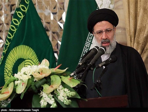 گفتمان غالب در حوزه‌های تبلیغی و فرهنگی آستان قدس رضوی باید گفتمان انقلابی امام راحل(ره) و مقام معظم رهبری باشد/ ضرورت نگاه ویژه به زائرانی که وضعیت اقتصادی مناسبی ندارند