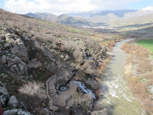 گشت و گذاری در طبیعت شگفت انگیز سروآباد و کانی قُل
