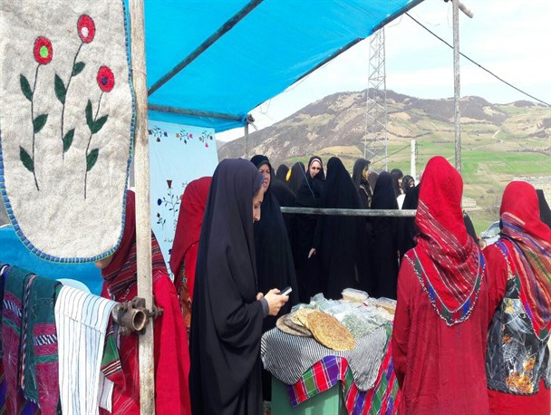 جشنواره فرهنگ و اقتصاد روستا در جوار امامزاده بی بی سکینه خاتون(ع)/تصاویر
