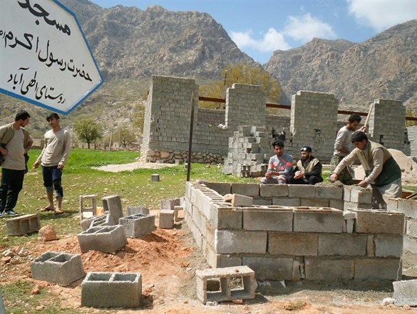 دانشجویان جهادی لیکک در خط مقدم محرومیت زدایی/زندگی پر توان دانشجویان بسیجی در کنار محرومان
