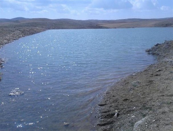 آبگیری تعدادی از سازه های آبخیزداری شهرستان کمیجان با بارش باران بهاری