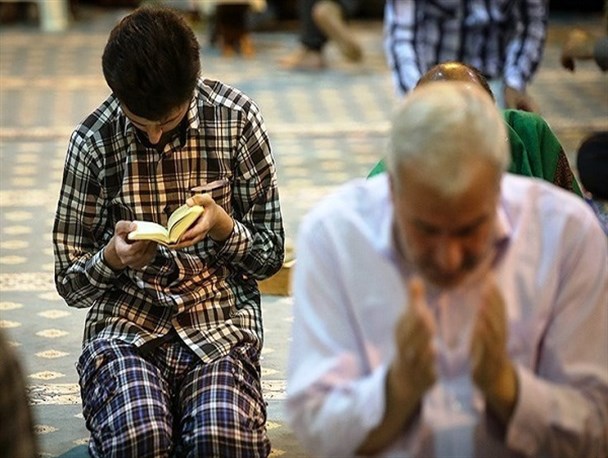 146نفر در شهرستان خاتم معتکف شدند/ میزبانی 7 مسجد از معتکفان