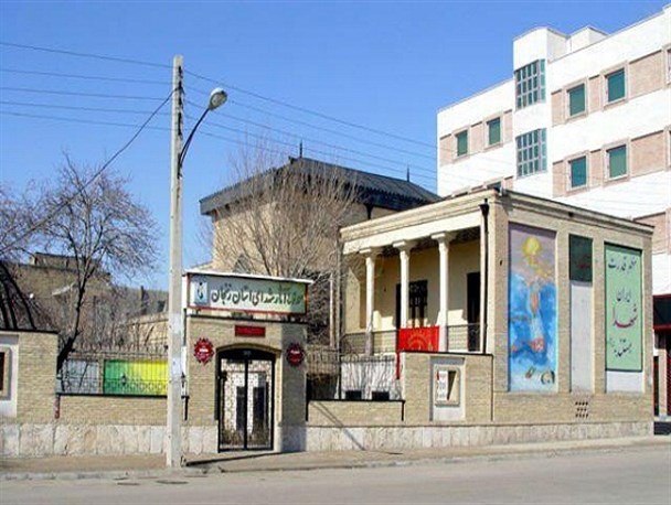 موزه شهدای زنجان نجواگر حماسه های جاوید/استقبال گردشگران از اسناد ایثار و شهادت زنجانی ها
