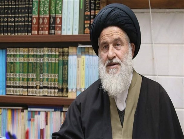 تفاوت جمهوری اسلامی ایران با کشورهای مدعی دموکراسی/نقش مستقل مردم در ایران تا بازیچه شدن مردم در غرب