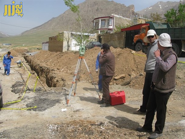 آغاز حفاری شبکه فاضلاب فریدونشهر