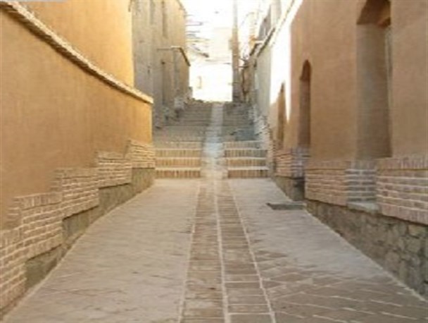 بازسازی بافت تاریخی روستای فورگ درمیان