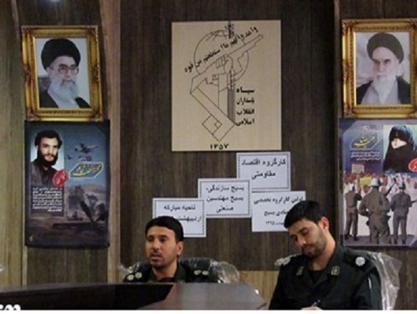 تنها راه حل مشکلات اقتصادی کشور عمل به فرمایشات رهبری است