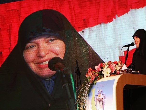 زنان رزمنده پیشکسوتان دفاع از ارزش ها و آرمان های اسلامی هستند/همسران شهدای مدافع حرم، زنانگی و عشق رامعنای تازه بخشیدند