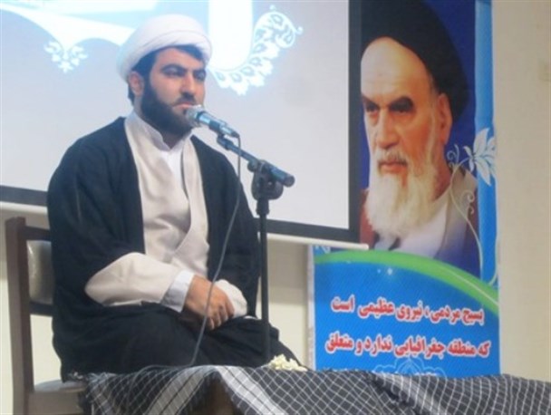 برنامه‎های هفته عقیدتی-سیاسی حول محور اندیشه‎های ناب انقلابی است