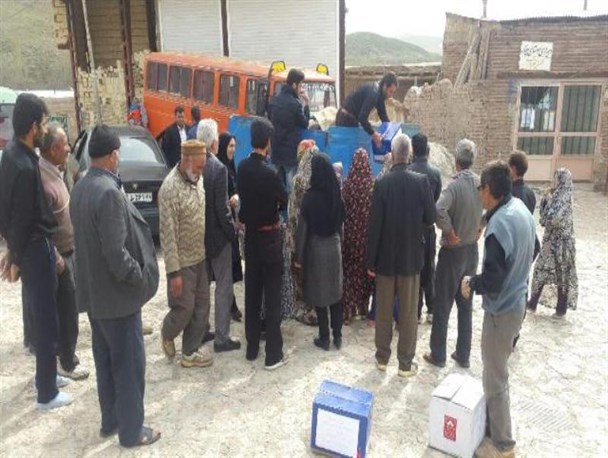 سبدکالایی اهدایی از میاندوآب به دست سیل زدگان آذربایجان رسید + تصاویر