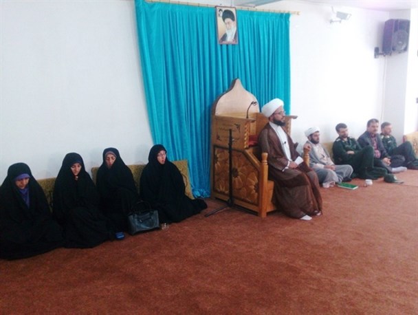 پاسداران و معلمان با امام جمعه کوثر دیدار کردند/تصاویر