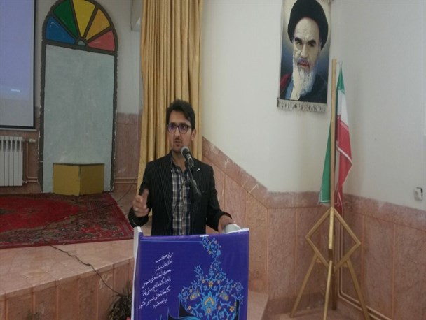 وضعیت مطالعه در کشور تأسف آور است/ کاشمر پیشگام در ترویج فرهنگ کتابخوانی