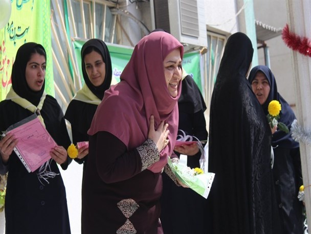 معلمان دبیرستان دخترانه شاهد کردکوی تجلیل شدند+تصاویر