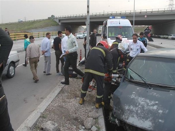 مصدومیت 2 نفر در سانحه رانندگی جاده باراجین قزوین+تصاویر