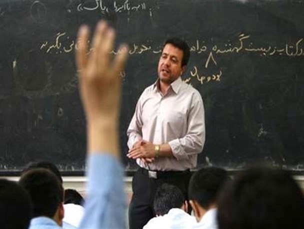 هیچگاه به معلمی به عنوان یک حرفه نگاه نکردم بلکه به آن عشق می ورزیدم