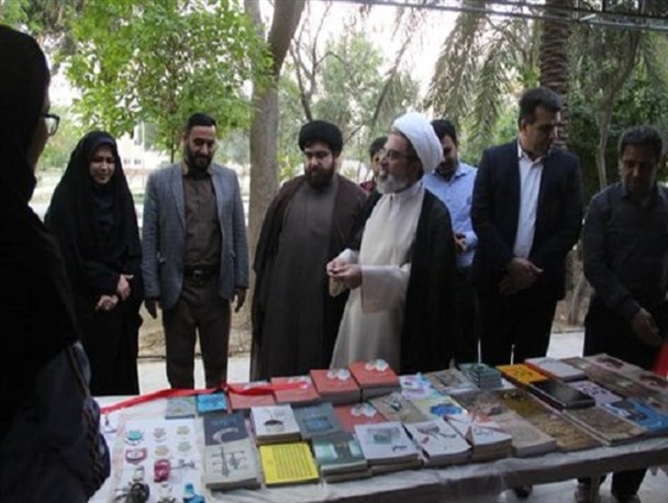 نمایشگاه جشنواره مهر ماندگار توسط دانشجویان علوم پزشکی بوشهر برگزار شد