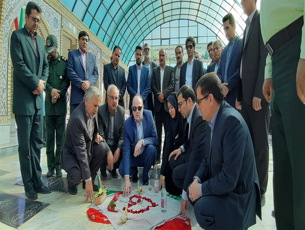 گلزار شهدای خلیل آباد غبارروبی و عطرافشانی شد