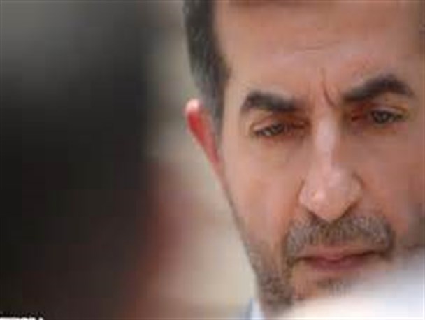 مشایی جایی در سیاست نداشته که کنار برود