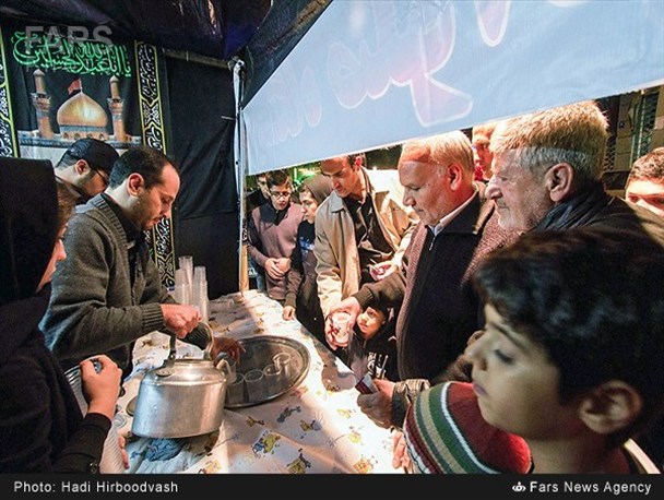 اصناف زنجان بزرگترین ایستگاه صلواتی شمالغرب کشور را برپا می‌کنند