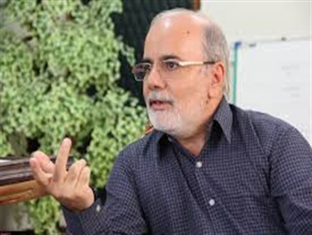 شاعران باید از ورود خرافات به شعر آیینی جلوگیری کنند
