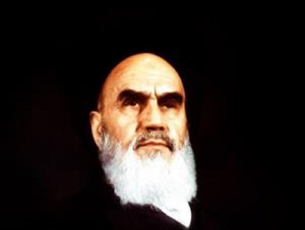 سبرپوشان سپاه تنها به خط رهبری می‌اندیشند/ آرمان‌خواهی و عدالت‌طلبی همچنان ادامه دارد