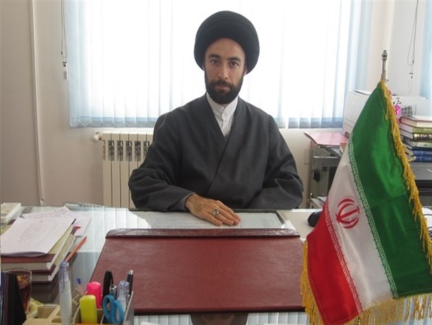 زنده بودن نام اسلام در دنیا به خاطر زحمات امام راحل(ره) است