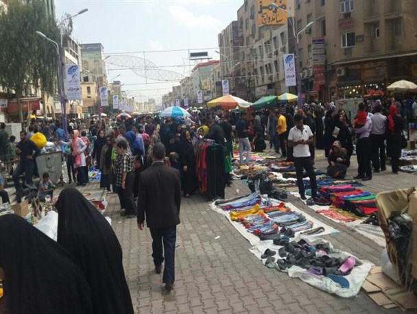سردرگمی دستفروشان در اظهارات ضد و نقیض اعضای شورای شهر
