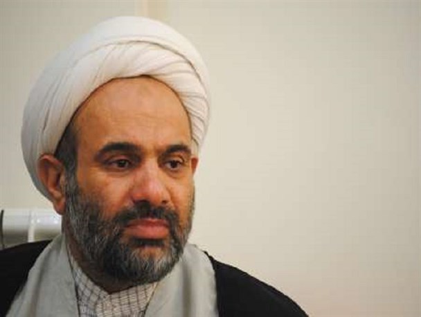 خاطره گویی درباره امام از حیث سیاسی و حزبی است/ دشمن به دنبال استحاله فکری و فرهنگی جوانان است
