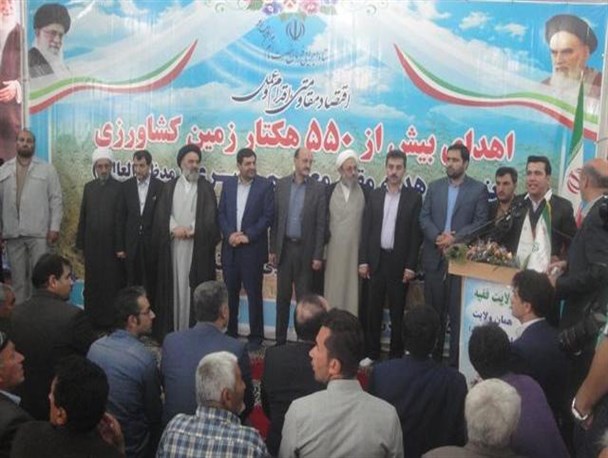 واگذاری صدها هکتار از اراضی ستاد اجرایی فرمان امام به روستائیان دشت کامیاران