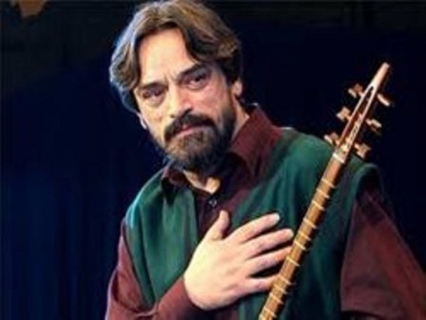 قدردانی مادر هنرمند شهید از حسین علیزاده/ شما اسوه شدید