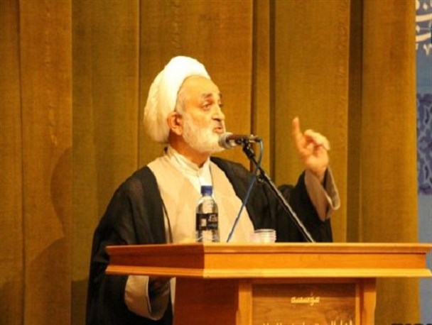 امام راحل اسلام را بدون خرافه و دشمنان را بدون نقاب معرفی کرد/ دشمن در حال تغییر دادن ادبیات ما در جنگ نرم است