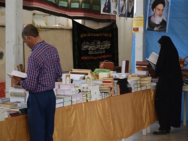 نمایشگاه کتاب رمضان نی ریز به روایت تصویر