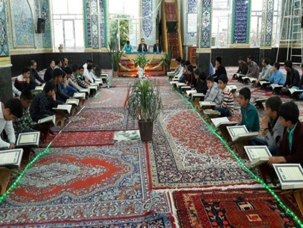 مراسم جزء‌ خوانی قرآن کریم درگرمی برگزار می شود