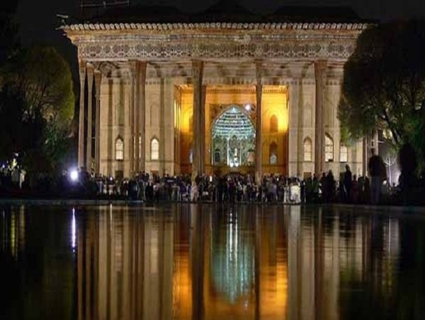 بناهای تاریخی استان اصفهان همزمان با ایام ارتحال امام راحل تعطیل هستند